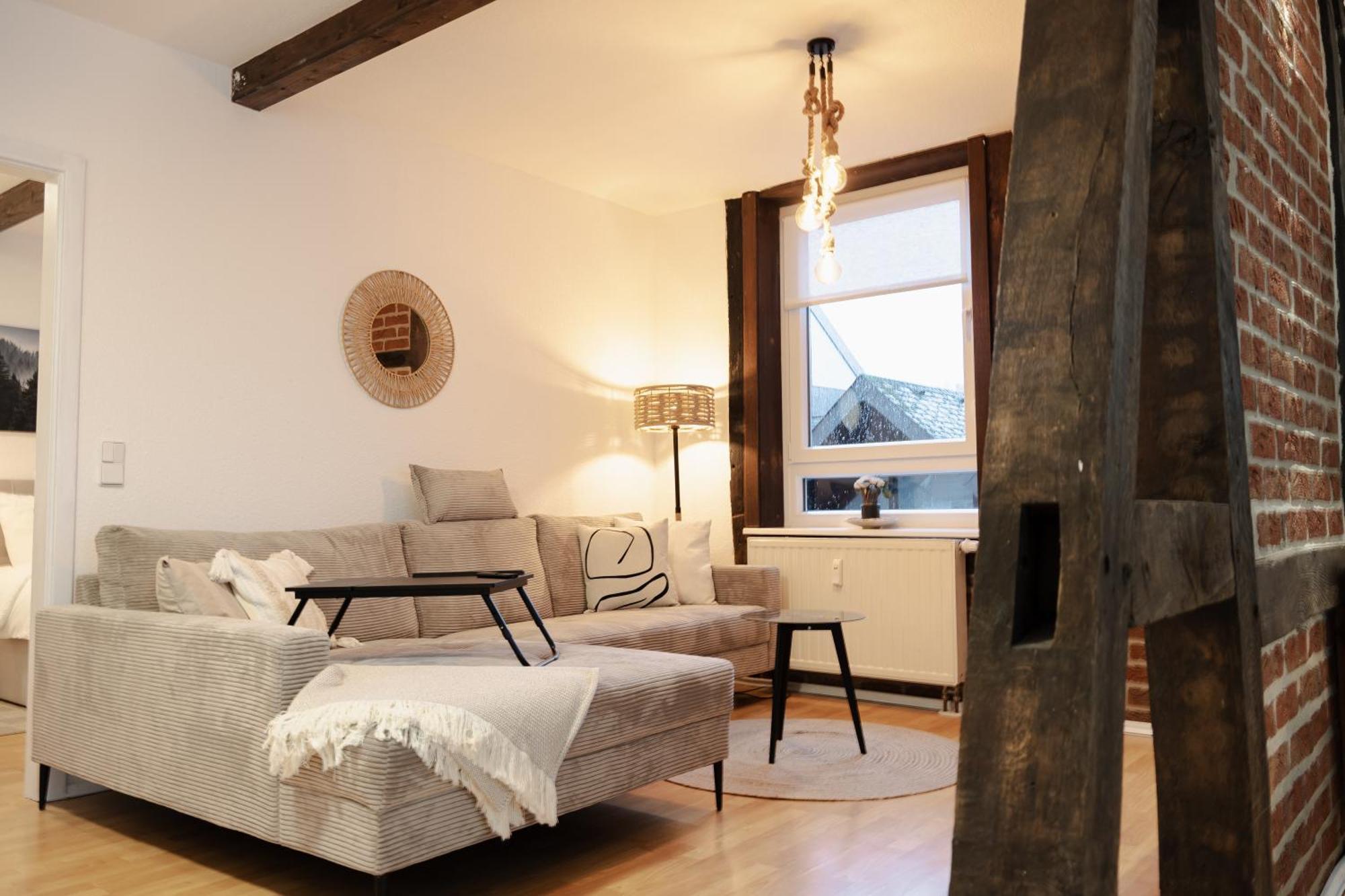 Jasta Homes Altstadt, Zentral, Ueberdachter Parkplatz, Netflix, Vollausstattung, Loft, Modern Und Komfort Hamelin Exterior foto